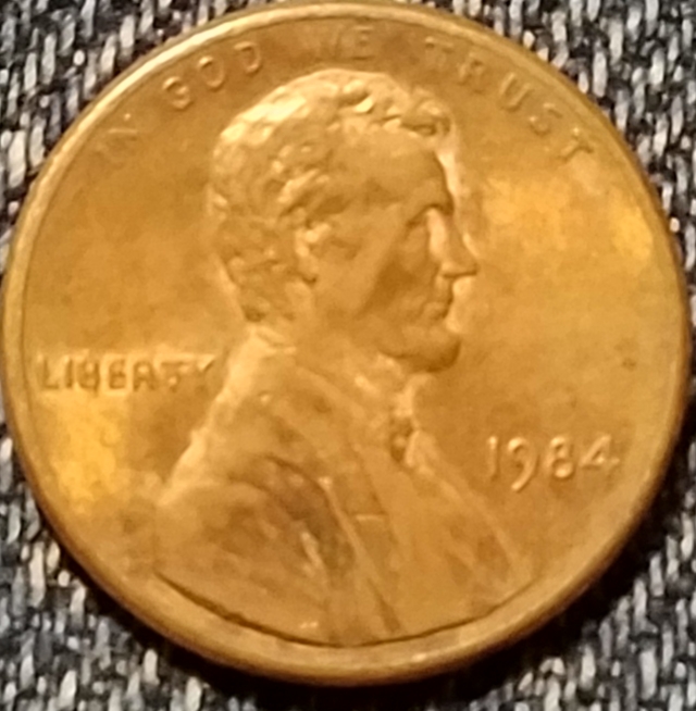1984-LMC-Inverted-Cheek-Bone-On-Lincolns-Face?