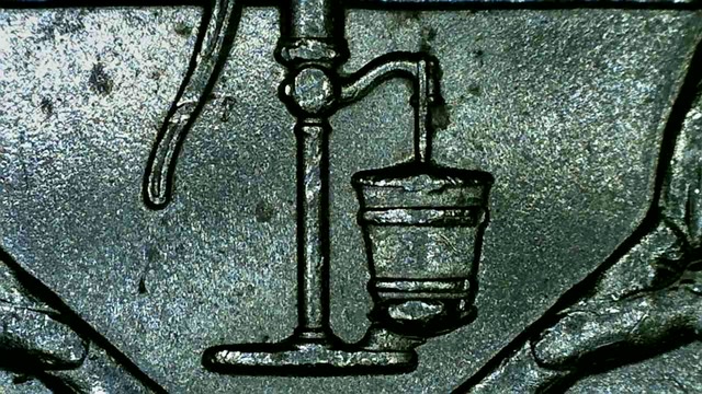 2015-Homestead-Quarter---Leaky-Bucket-And-Snow-On-The-Roof