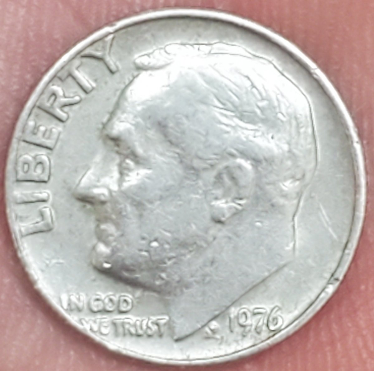 1976-Double-Ear/-Giant-Earlobe-Error?