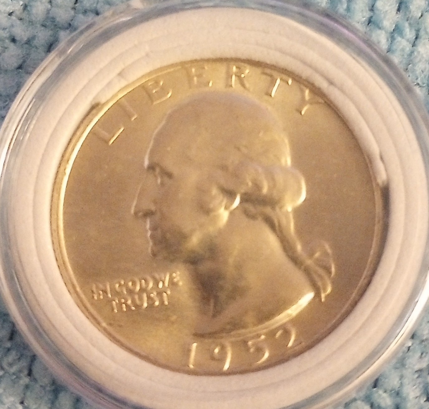 Hard-Plastic-Coin-Holders-With-Cushion?