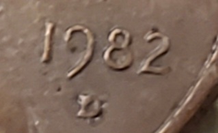 1982-D-Memorial-Penny-With-Part-Of-9-Missing.-Also,-Is-It-A-Small-Date?