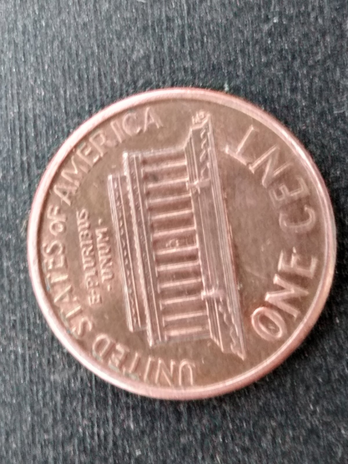 82'-And-92'-Lincoln-Memorial-Pennies-With-Misprinted-Dates