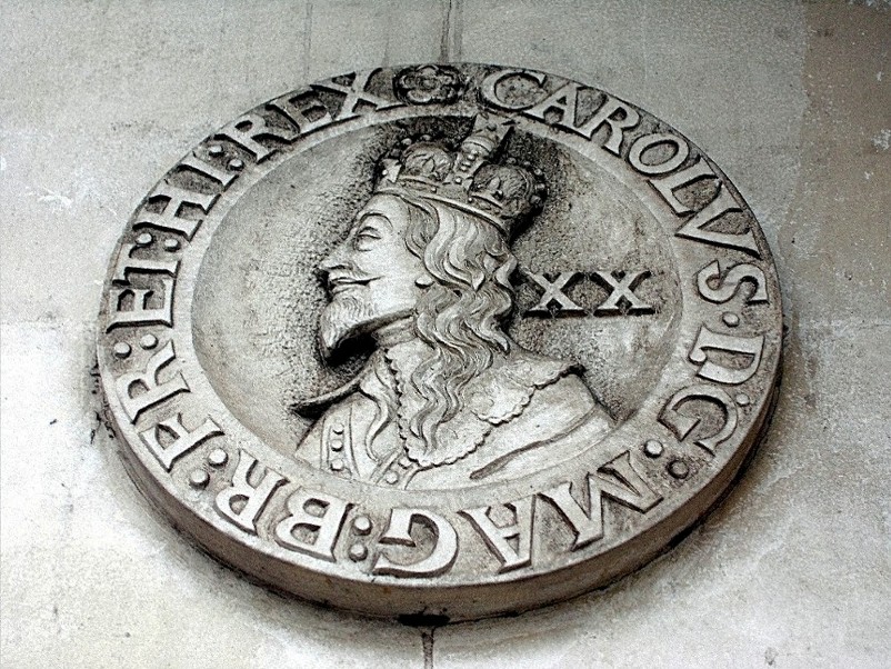 Coins-On-Old-Barclays-Bank-In-Maidstone,-Kent,-England