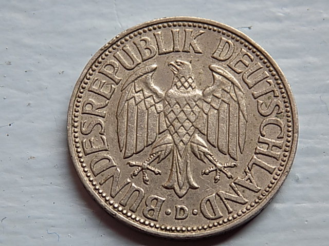 Around-The-World-With-Coins---A-Coin-Geography-Game