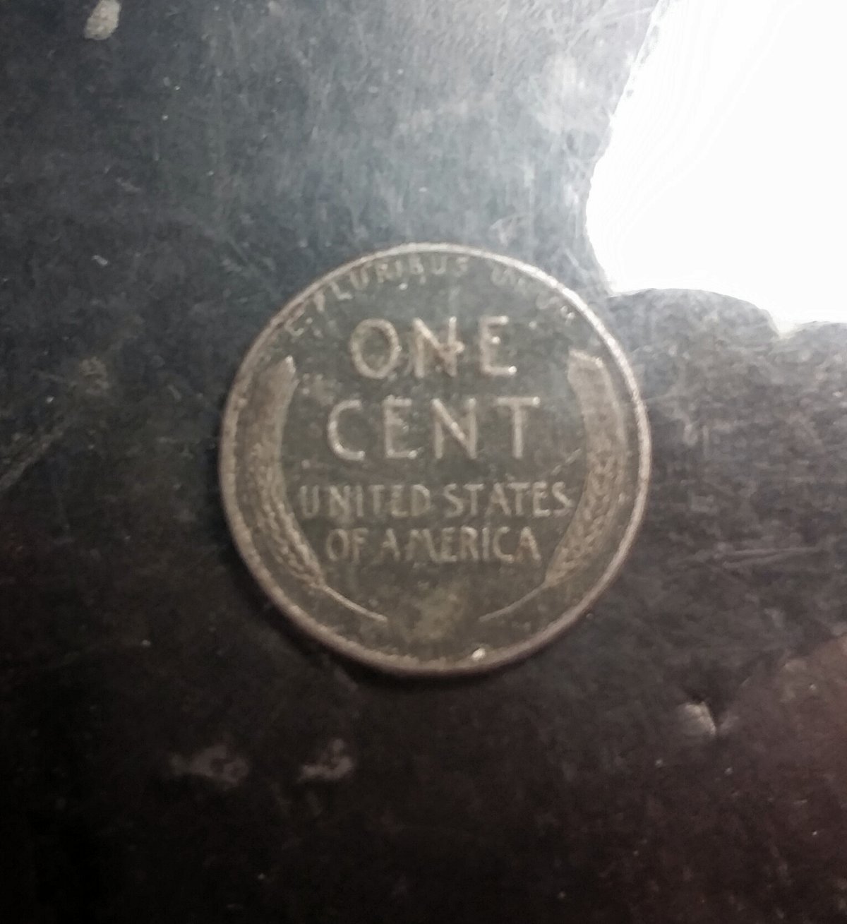1943-Wheat-Penny.-Is-It-Silver-And-What's-The-Worth?