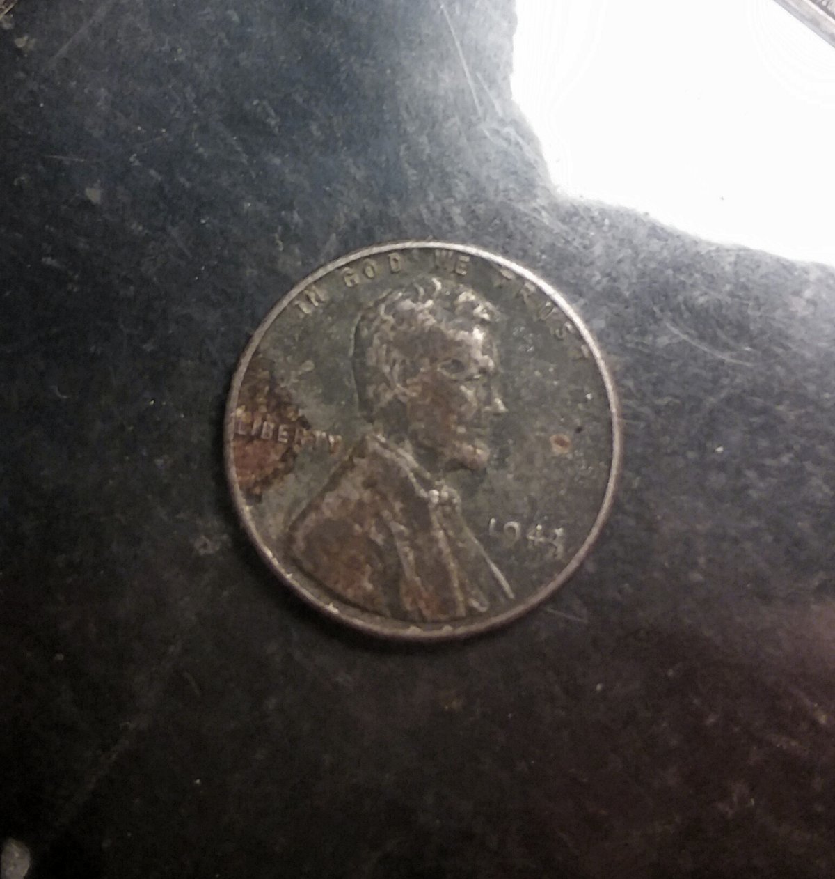 1943-Wheat-Penny.-Is-It-Silver-And-What's-The-Worth?