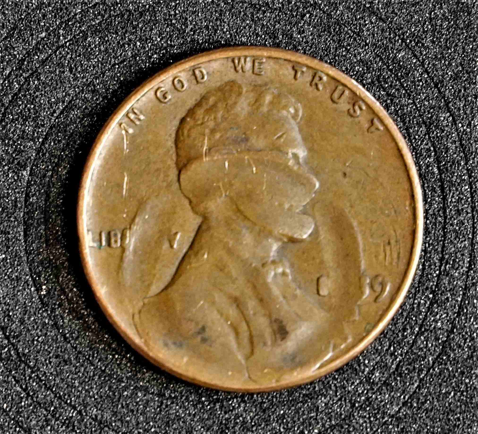 1959/69-Penny.-Not-Sure-What-Mint.-Also-Unsure-If-This-Is-A-Mint-Error-Or-PMD.