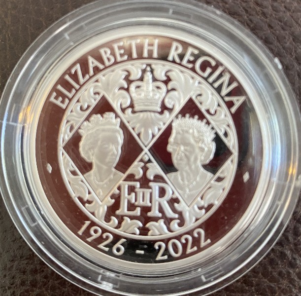 2022-Queen-Eliz-5-Pound-Silver-Proof-Mint-Error