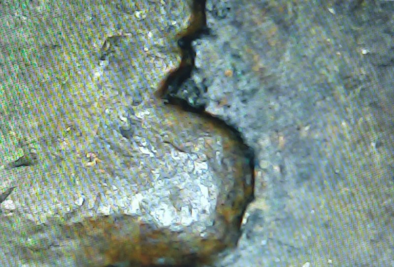 1960-D-LMC-Doubling-On-Lips-And-Neck?