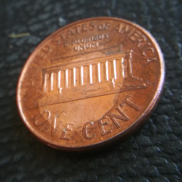 2004-D-Cent-Counterfit-Or-Error?-Part-Of-The-Memorial-Building-Is-On-Abe's-Face