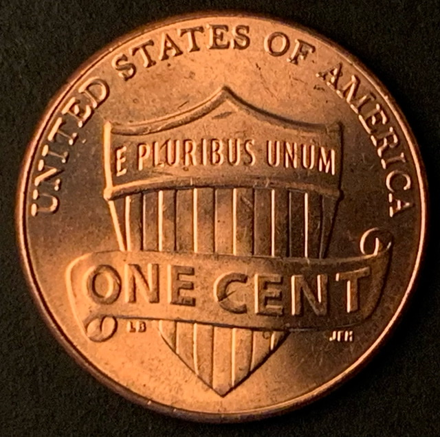 2017-D-Lincoln-Shield-Crack