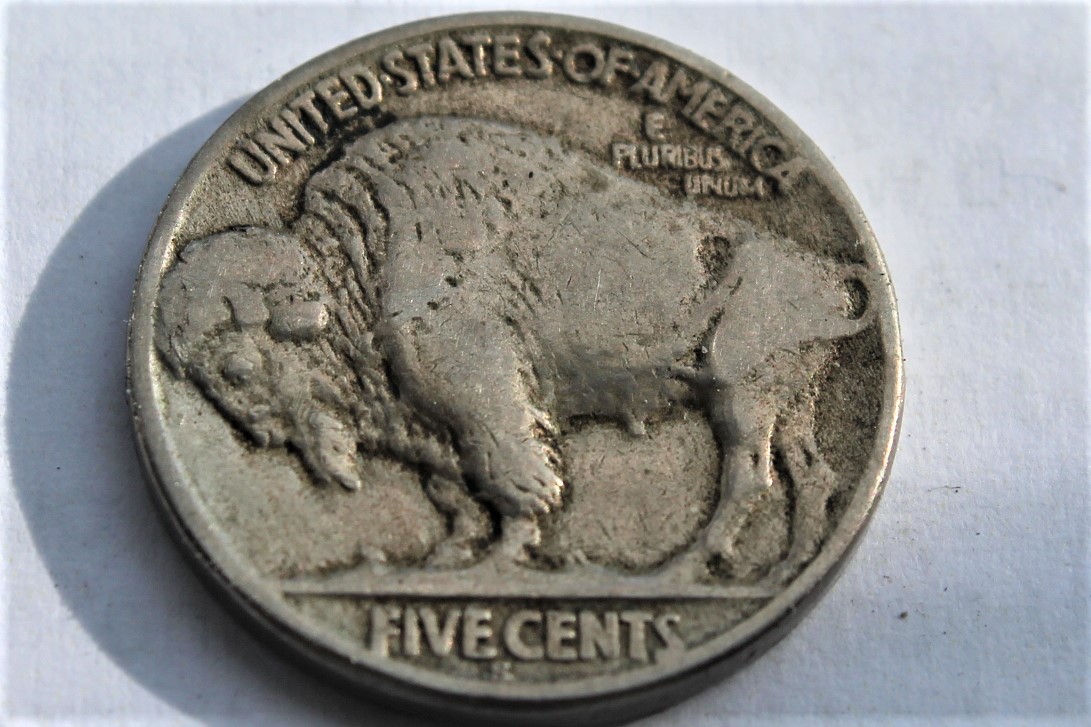 2-Feather-Variety-Check-Needed---1927-S-Buffalo-Nickel.-Please-Check!
