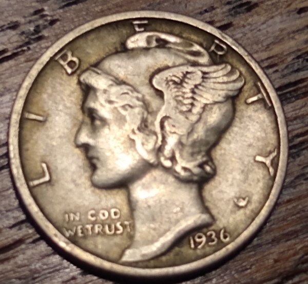 1916-And-1936-Mercury-Dime-.-Grades-In-Contrast.