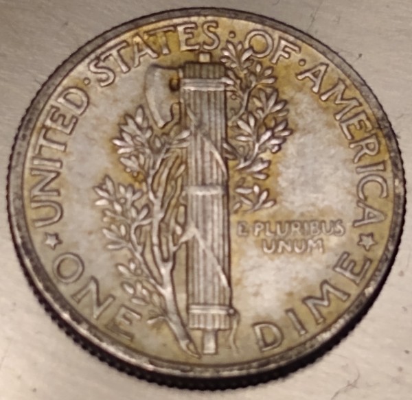 90%-Silver-Still-Being-Melted;-Interesting-Experience-At-Two-Shops-In-Florence,-Italy