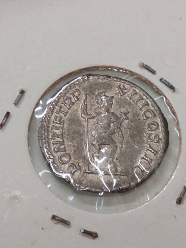 Types-Of-Ancients-I-See-At-Non-Ancient-Dealer-Shops-In-Rome