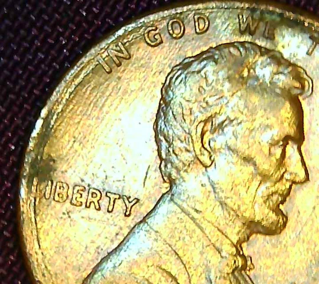 1987-Penny-With-A-Crack-Under-The-Letters?