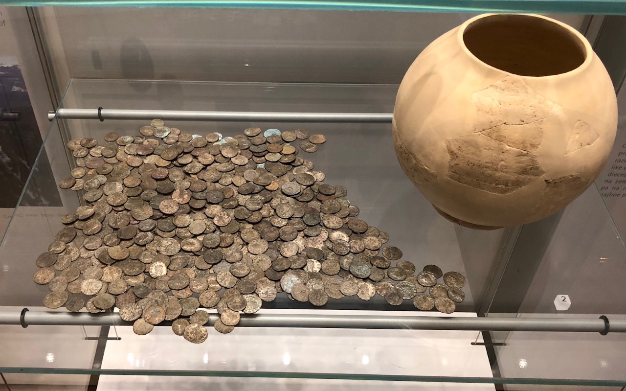 A-Compendium-Of-Numismatic-Displays-In-Museums-Around-The-World-Evergreen