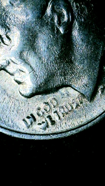 1982-P-Dime-For-Chip-In-Eye?
