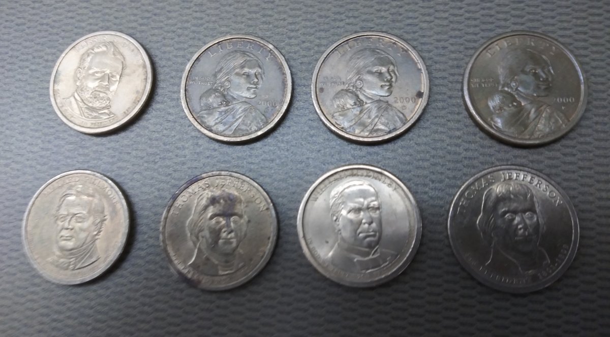 Vending-Machine-Dollar-Coins