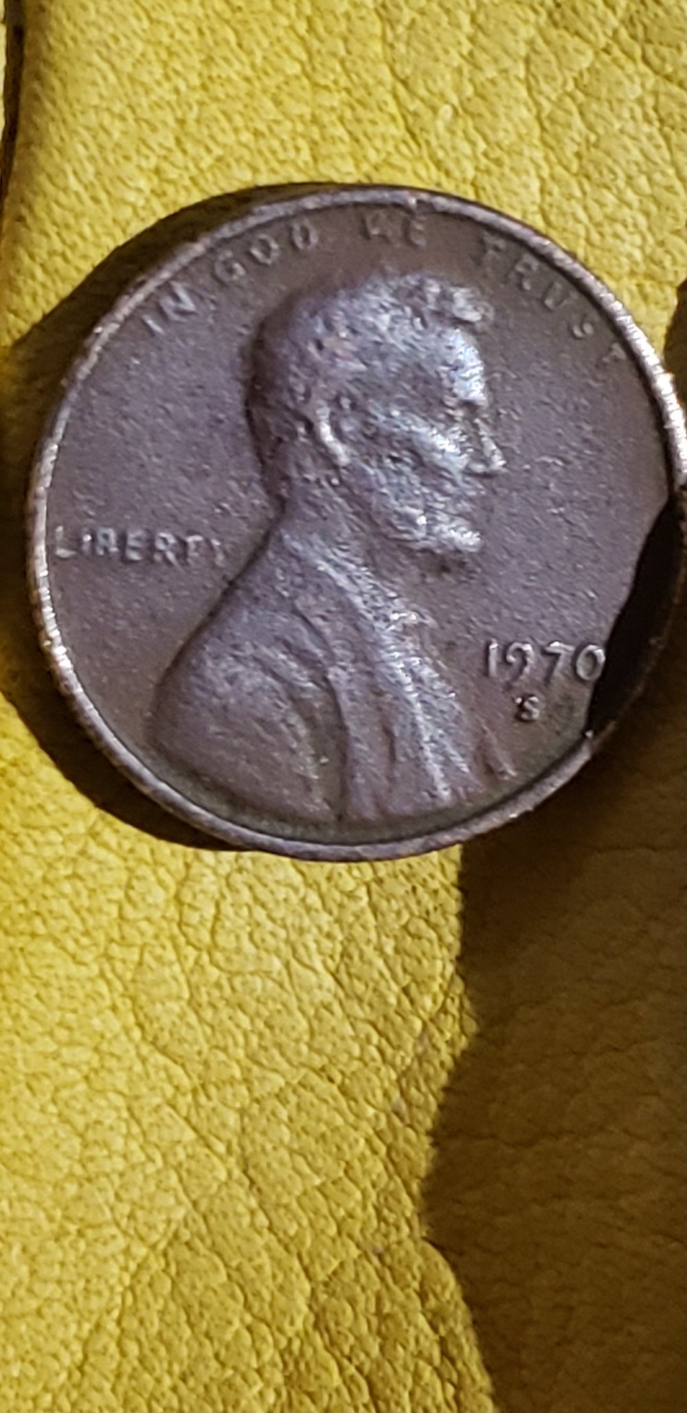 I-Think-It's-A-Small-Date.-1970-S-2.92g