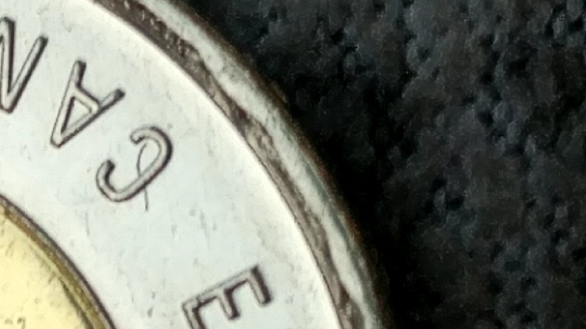 Hard-For-Me-To-Tell,-Is-This-Struck-Through-A-Hair-Or-Thread?-Or-Die-Crack?