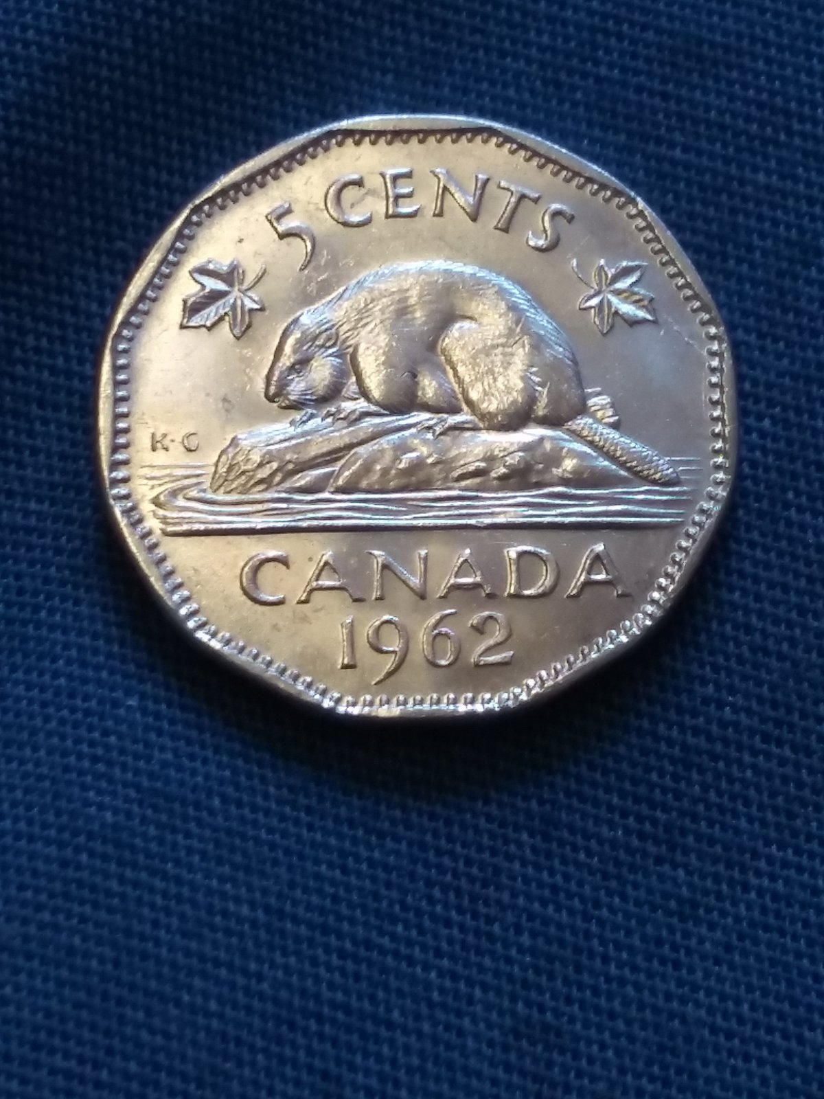 1962-5-Cent,-Die-Crack-From-Rim-To-Leaf