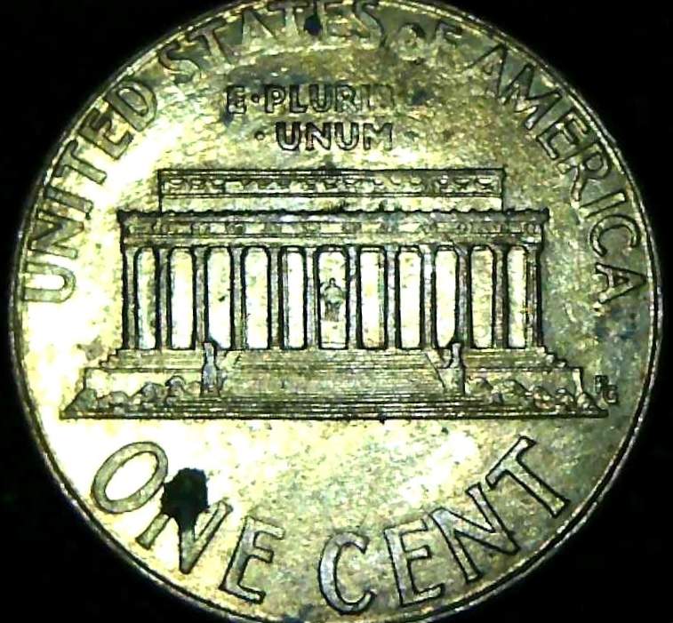 2000-Lincoln-Memorial-Cent-With-Strange-Marks?