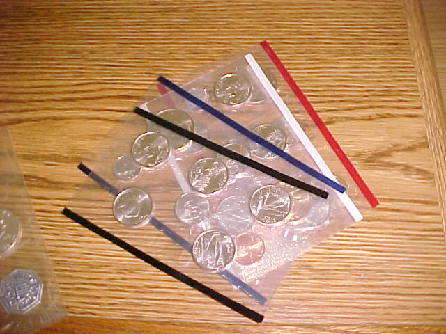 Question-On-US-Mint-Set-Packaging