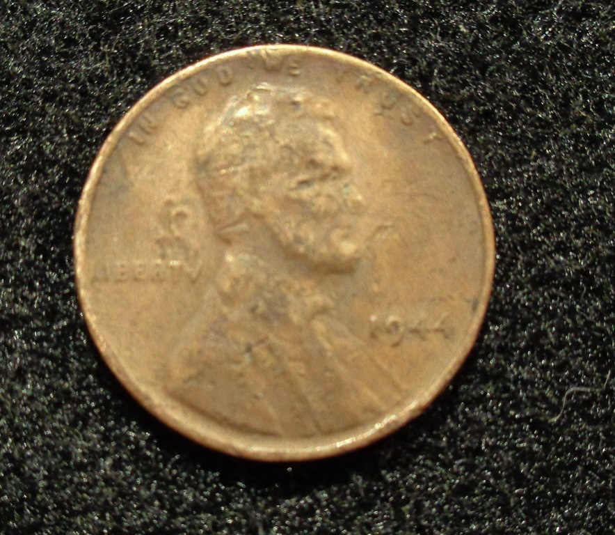 1944-Wheat-Penny-Looks-Like-It-Has-Dime-Features