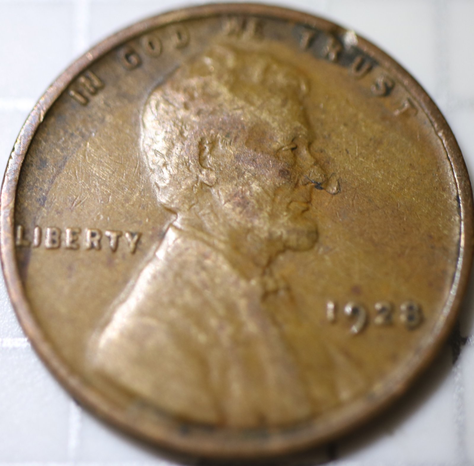 1928-Lincoln-Long-Nose-Error?