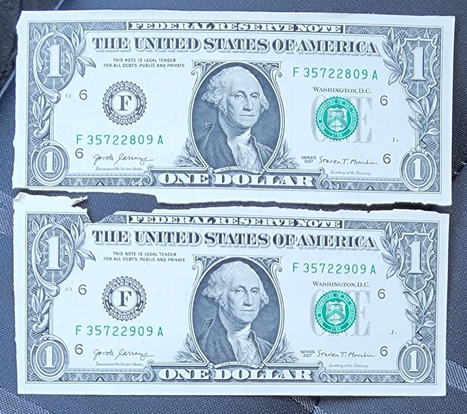 Note-Cutting-Error-On-4-2017-Series-One-Dollar-Bills?