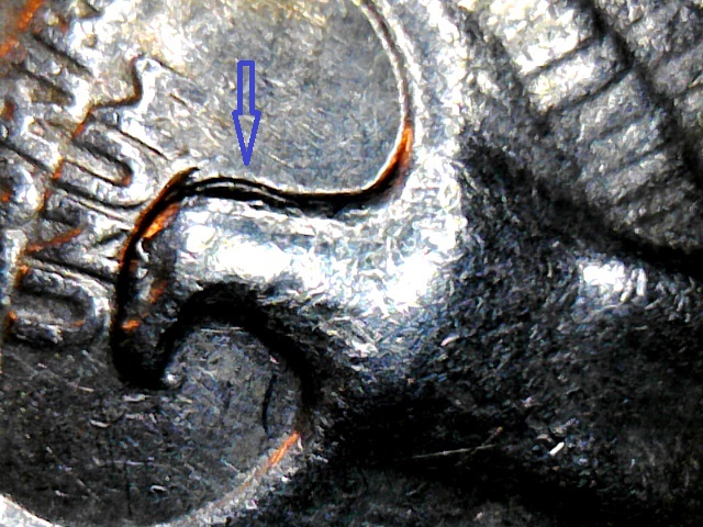 1972-Quarter-Scratches-Or-Die-Crack?-With-Machine-Doubling?