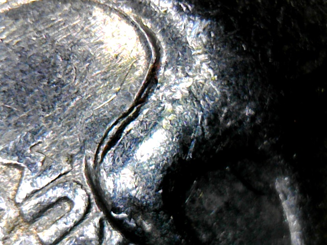 1972-Quarter-Scratches-Or-Die-Crack?-With-Machine-Doubling?