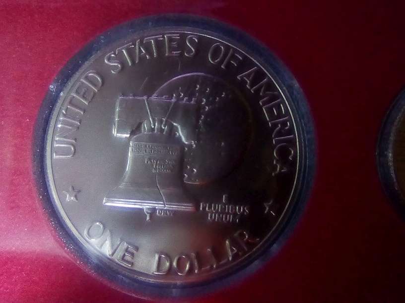 Bicentenial-Eisenhower-Dollar-Type-