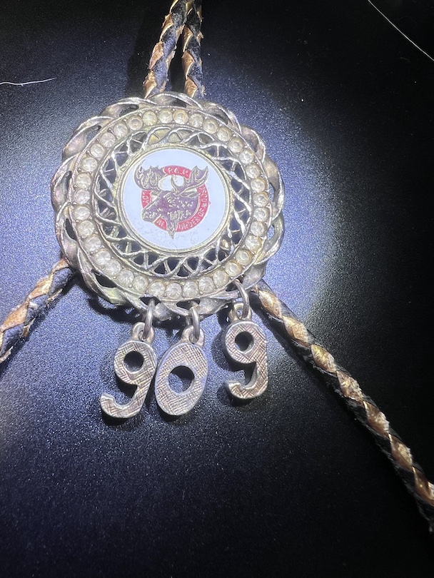 Pap-Loom-909-Bolo-Tie-W/-Hidden-Coin/Token-In-Reverse-&-No-Markings-FoundYet