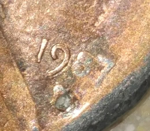 Is-This-An-Error-Or-Just-Wear-.-1987-D-Lincoln-Memorial-Cent