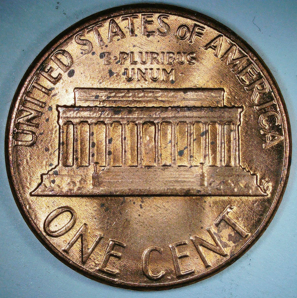 1983-Lincoln-Cent,-Extra-Material-In-Number-8-In-Year
