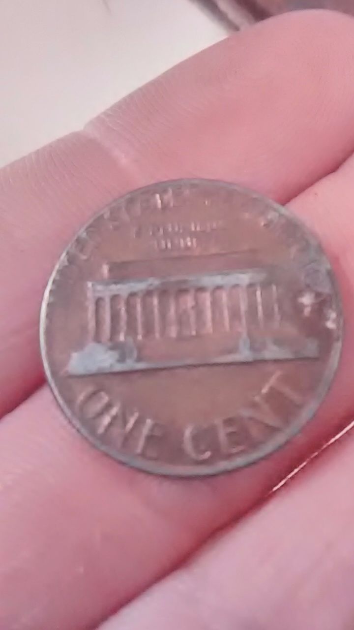 Strange-1984-No-Mint-Mark-Cent.-Can-I-Please-Get-Some-Help-With-It?