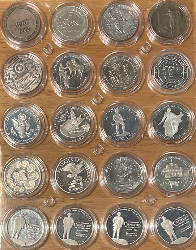 US-Mint-Issue-Dollar-Sized-Silver-Medals