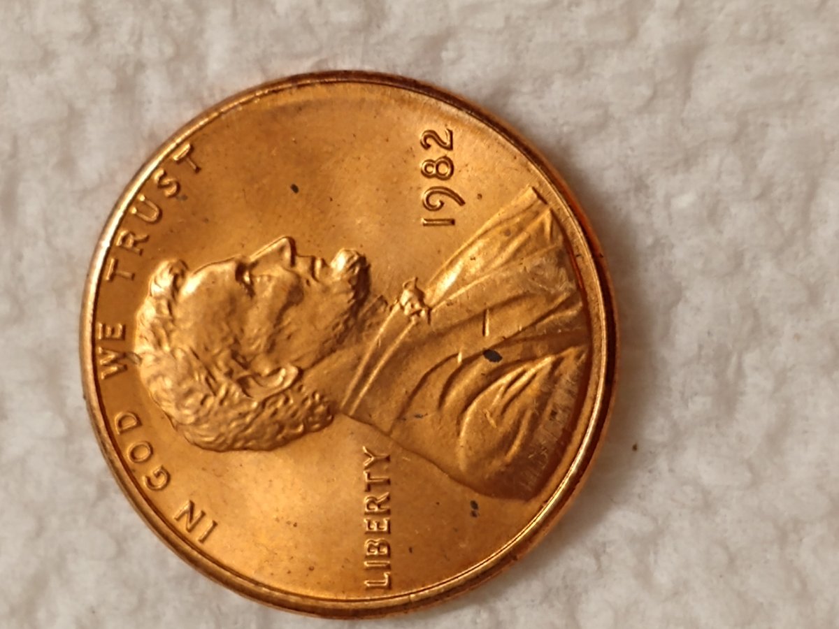 1982-Small-Date-Zinc-Lincoln-Penny-Retained-Cud-On-Reverse-In-America?
