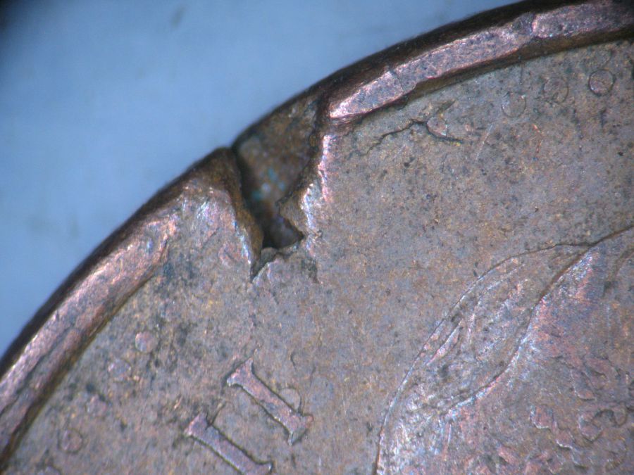 1979-Canadian-1-Cent-Hanging---Ragged-Fissure-Clip