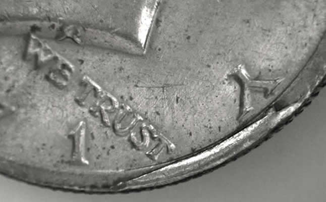 1971-D-Kennedy-Half-With-Quite-A-Large-Rim-Cud