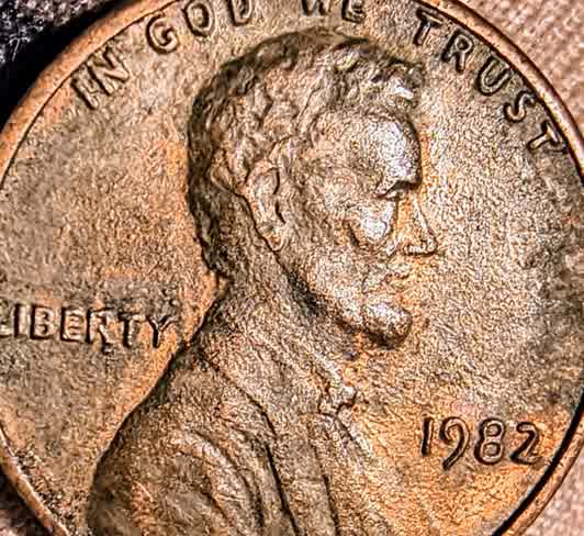 Please-Help,-Is-This-A-1982-P-Large-Date-Copper-Lincoln-Penny-With-A-Doubled-Ear-Variety?