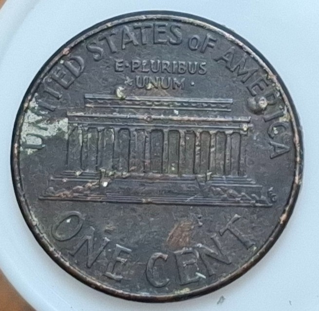2005-Lincoln-No-Mint-Mark?-Memorial