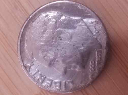 1975?-Roosevelt-Dime-Struck-Through-Cloth-On-Reverse,-Neat-Obverse-Too.