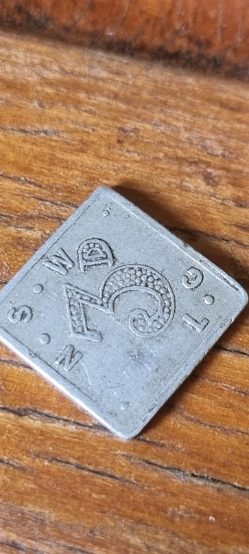 New-South-Wales-,-Aluminium-Square-3-Pence--Token