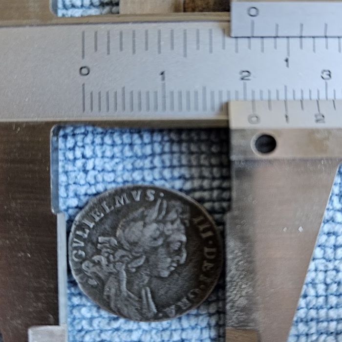 1697-William-III---6-Pence-Silver-Coin
