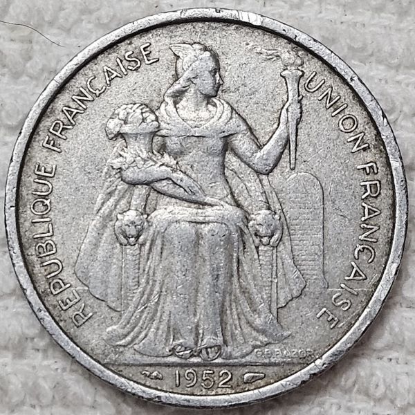 Post-Your-Coin-/-Medal-/-Bank-Note-With-A-Shell