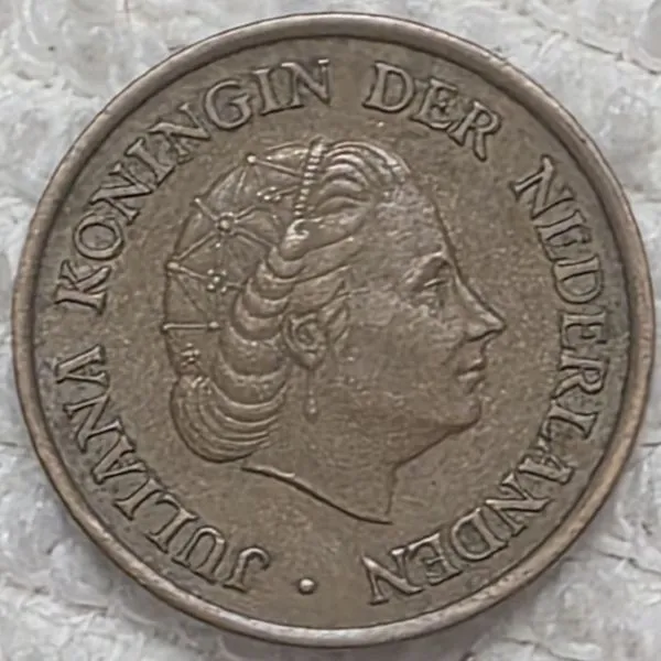 Post-Your-Coins-With-Earrings
