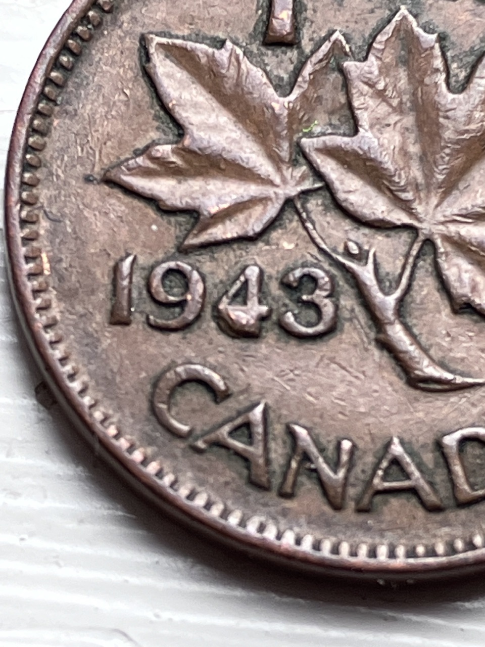Two-1943-Cents-With-Same-Die-Chip.